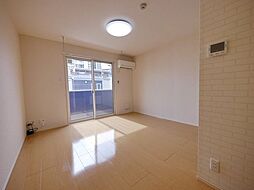 クイーン・ヒルズ 3階1LDKのリビング/ダイニング