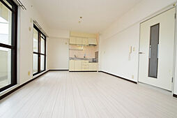 フレーバーフラッツ 202 2階3LDKのリビング/ダイニング