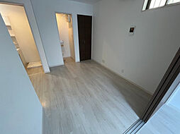 アーバンヴィラ摂津 303 3階1LDKのリビング/ダイニング