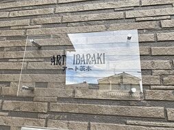 3 / 18