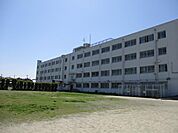 高槻市立芝生小学校