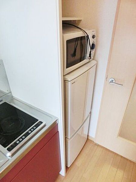 画像19:冷蔵庫と電子レンジ