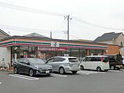 セブンイレブン村上南 822m