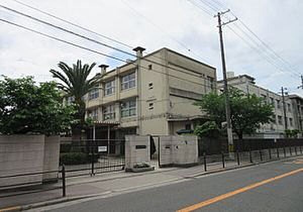 画像26:中学校「大阪市立旭東中学校まで683m」