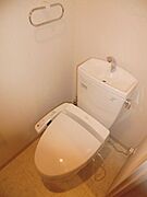 寒い冬にも快適なウォシュレット完備