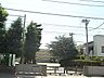 周辺：第二中学校 949m