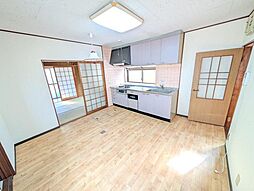 向日市寺戸町大牧貸家 6DKのリビング/ダイニング