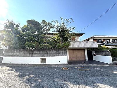 外観:生駒駅徒歩約15分(3沿線利用可)南東側前面道路幅員約6mありです。 外観:生駒駅徒歩約15分(3沿線利用可)南東側前面道路幅員約6mありです。
