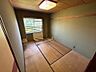 その他：和室は、落ち着いた雰囲気を演出する空間です。畳の部屋は、リフォームで新しい表情を見せることも可能です。