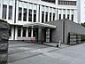 エントランス：【エントランス】重厚感溢れるエントランス。住まう方や訪れる方を温かく迎えます。