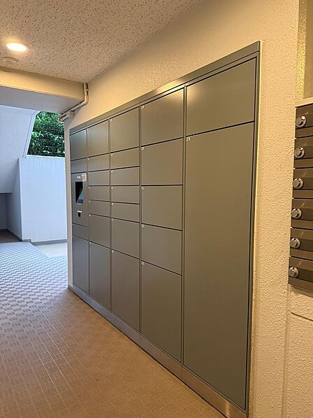 便利な宅配ボックス付きです