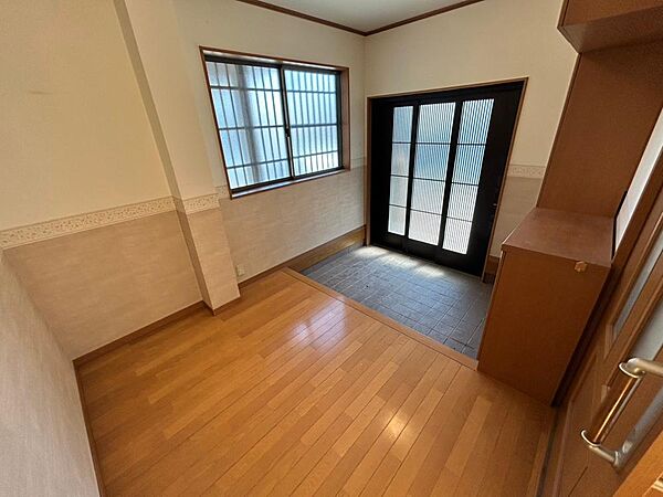 玄関を拡大表示