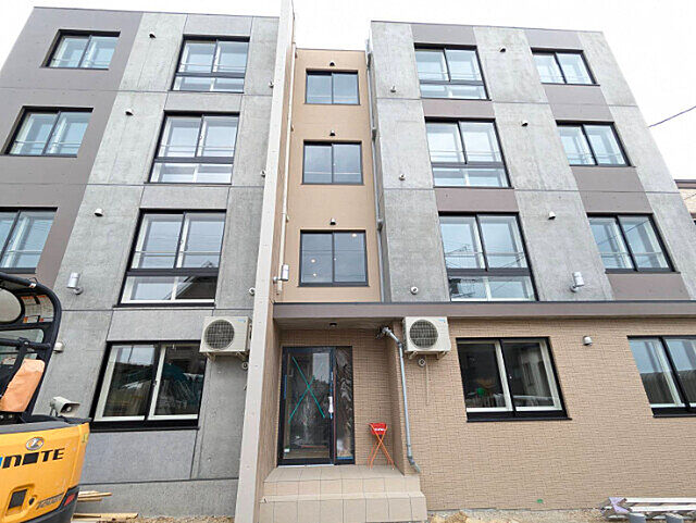 4 / 12