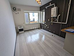 ＡＭＳ澄川 102 2階1LDKのリビング/ダイニング