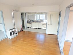 めぞんリラ 202 2階2LDKのリビング/ダイニング