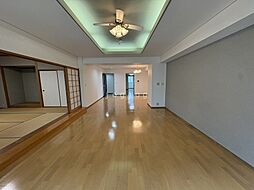 エルミタージュ・ユリ 3LDKの写真