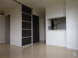 メゾンドソレイユA棟 2階2LDKのリビング/ダイニング