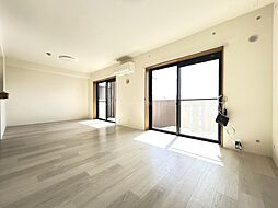 ブレイン-m 4階2LDKのリビング/ダイニング