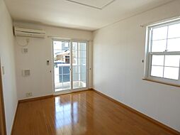 ヴィーヴェレ 1階1LDKのリビング/ダイニング