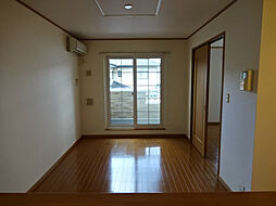 メゾンアプリ弐番館 1階2LDKのリビング/ダイニング