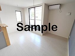 La  tour  net. huit 102 1階2LDKのリビング/ダイニング