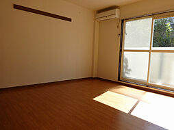 SurplusOneリラ 2階1Kのリビング/ダイニング