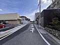 スーパーやドラ...