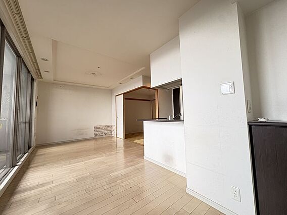 外からの視線が...