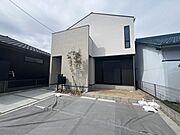 制震装置も付いており、いざというときにも安心の耐震等級3取得の住宅です♪