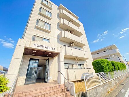 南向きバルコニーからの日差しが心地よい住まい