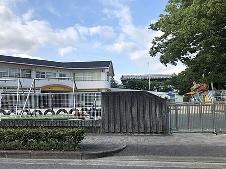 燕ヶ丘保育園まで613m 徒歩約8分