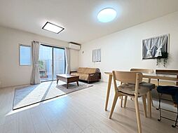 高浜市向山町5丁目 3LDKのリビング/ダイニング