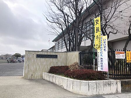 神山小学校まで 897m 徒歩約12分●教育目標「かしこく・みんなにやさしく・たくましく生きる子の育成と保護者・地域社会から信頼させる学校作りをめざす。」