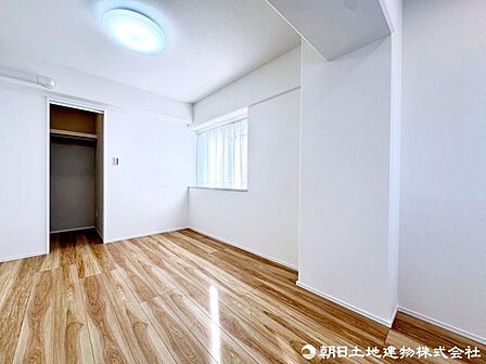 家族一人ひとりの大切なプライベート空間。趣味・感性で個性的に飾って頂ける様なシンプルな仕上げ。 