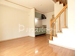 ブルーラグーン 2階2LDKのリビング/ダイニング