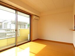 ヘルデンフィールズII 4階1LDKのリビング/ダイニング