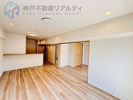 ●スーパーなど近く周辺環境充実♪