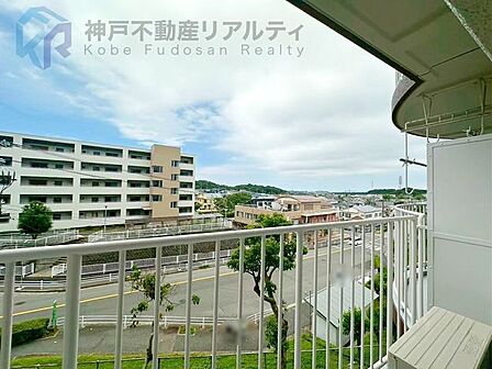 主要採光面が南向きで、1日を通して日当たり良好です。