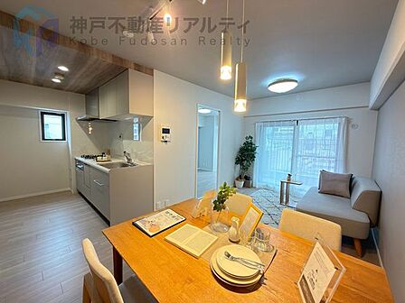 令和8年3月にリフォーム完了した3LDKです♪※家具はディスプレイです