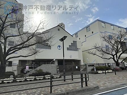 神戸市立兵庫中学校 徒歩8分。 570m