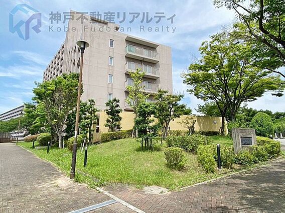 高い耐久性や断...