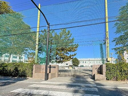 江戸川区立小岩第三中学校 徒歩24分。 1880m