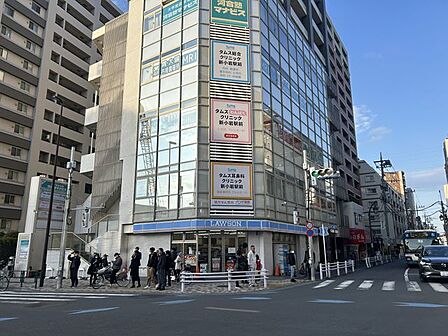 ローソン新小岩二丁目店 徒歩1分。 80m