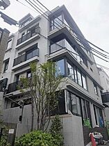 クーカイテラス元麻布 E ｜ 東京都港区元麻布３丁目5-2（賃貸マンション1LDK・1階・74.13㎡） その1