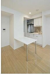 ル・シヤージュ神宮前 112 1階ワンルームのリビング/ダイニング