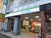 ファミリーマート 新宿信濃町店 446m