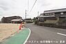 外観：前面道路含む現地写真