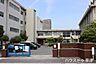 周辺：【草津第二小学校】草津駅より徒歩9分。『豊かな心と自ら学ぶ意欲を持ち、心身ともにたくましく自立する子どもを育成する』の教育目標を掲げています。学校HPにて学校行事の様子や年間行事を紹介しています…