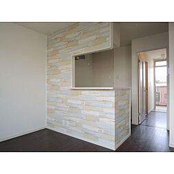 ブバルディアE棟 101 1階2LDKのリビング/ダイニング