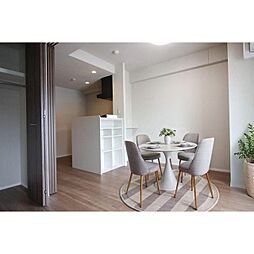 エキスポコンフォート 303 3階1LDKのリビング/ダイニング